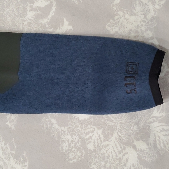 Blue 1/4 Zip 5.11 jacket, size S - Picture 4 of 4